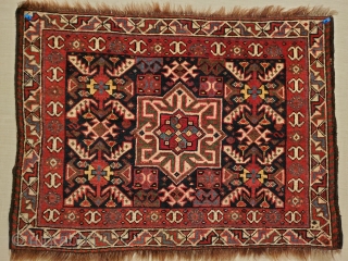 Khamseh bagface ca.1880. Earlier high quality wool dyes and weave . Nice piece
Silk like handle free ship in the US
26"x20"

             