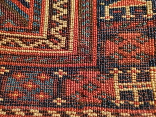 Hello again friends,  seeing double already?
Nooo. Its a very  nice pair of Kurd bags.
Best high altitude wool, very high std of quality. Comparatively fine weave, some offset knotting .Saturated dyes  ...