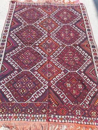 ANTIQUE "SILVERY" VAN KILIM RUG HANDWOVEN TURKISH KILIM RUG

Place of Origin: Van - East Anatolia - Turkey

Chest is kilim rug. The difference from classic van kilim rugs is silvery. Double wing kilim  ...
