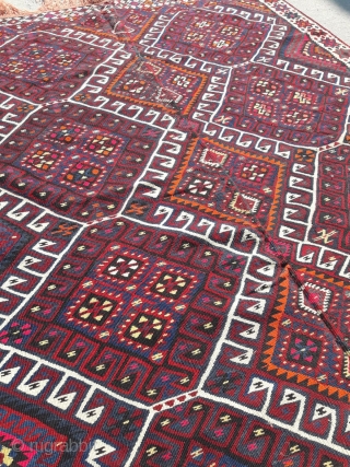 ANTIQUE "SILVERY" VAN KILIM RUG HANDWOVEN TURKISH KILIM RUG

Place of Origin: Van - East Anatolia - Turkey

Chest is kilim rug. The difference from classic van kilim rugs is silvery. Double wing kilim  ...