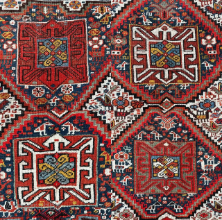 Khamseh 1880 ish rare design all wool top condition collectible piece 195x160 1500€ plus shipping
What’s app : +49 1523 4681016             
