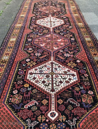 Khamseh Antique Arabbaft 1900.
Saffron border
370x152
Original fringes & selvedges
Superb quality
Wool on wool
Clean ready to use