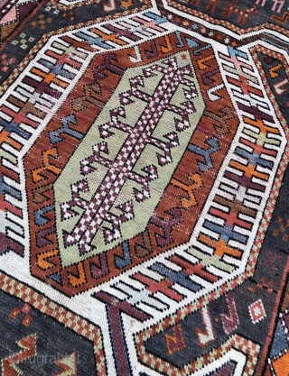 Lenkoran Armenian 1880
121x95
Good condition
Nice decorative piece