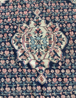 Antique Senneh Kilim classic design in good condition acquired from Rippon Boswell
120x150
375€ plus shipping
Contact: slip_knot_982@yahoo.com or WhatsApp +49 1523 4681016