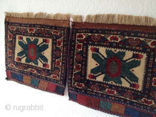 Pair of Afshar bagfaces around 1920h * very nice colours * excellent condition

Size: each 38 x 33 cm               