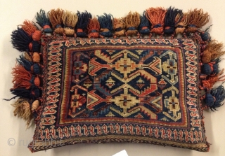 Antique Ghasgai filled bagface  ca. 1880
Beautiful colour - some oxidation(fotos)
Size: 40x30 cm
                    