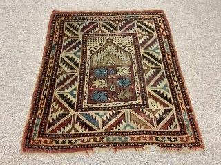 Antique Turkish Mihalic!
Size 110x98 cm
Some wear, please look at the photos!                      