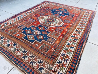 Antique Lori Pambak 230x170 cm
Some wear, both ends complete!
Good age around 1900.  and great look!

                 