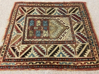 Antique Turkish Mihalic!
Size 110x98 cm
Some wear, please look at the photos!                      
