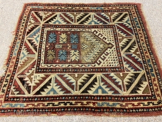 Antique Turkish Mihalic!
Size 110x98 cm
Some wear, please look at the photos!                      