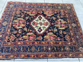 Antique Bakhtiar, size 200x160 cm good floor, beautiful colors, blueish green boarder!                     