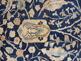 This carpet is a kirman or yazd, 270 x 370 cm                      