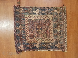 Double faced bakhtiary chanteh , over 80 years old , 30 * 28 cm 
Por                  