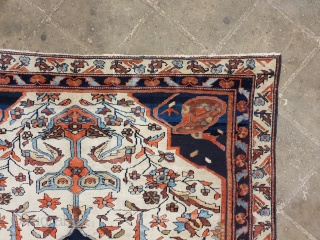 Malayer rug , no repairs
Circa 1920
185 *135 cm 
Por                        