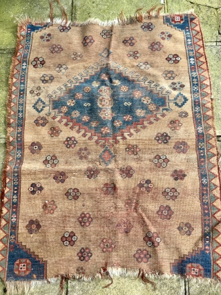 Attractive unique SW Persian Tribal Rug  nearly all made with camel hair  105 cm by 88 cm 
Pay PayPal or BACS transfer   postage included   for UK  ...