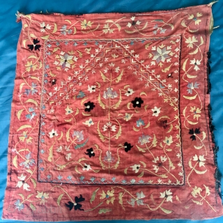 Beautiful small Suzani Prayer 53 cm by 56 cm   cotton and silk   Late C19th ? 
Pay PayPal   postage included   for UK only  
 