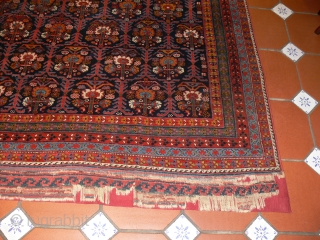 REF 1439 Antique Afshar rug of venerable age and fine quality. 6'11 x 5'9 - 210 x 174
Full pile of excellent soft wool.  Elaborate kelim ends have been conserved.   