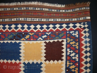 Ref 1327 Qashqai kelim, circa 1900. 8'3 x 4'8 - 250 x 142. Good condition without restoration. All natural dyes.             