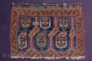 Antique tribal Afshar bagface 87 x 62 cm (2ft 11" x 2ft 1") last quarter 19th century. All natural dyes, colours: red, dark blue, sky blue, emerald green, yellow, white, brown, dark  ...