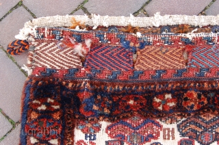 antique Luri Bakhtiari Khordjin bag 54 x 45 cm (1ft 10"x 1ft 6") last quarter 19th century, all natural dyes, good condition (very minor issues), wool knotting on an cotton kilim backgound  ...