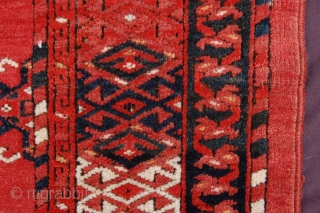 Antique Kizyl Ayak Ersari subtribe Chuval 148 x 83 cn (4ft 11" x 2ft 9") last quarter 19th century asymmetrical knotting open to the right turned upwards (top knot row symmetrical) warps:  ...