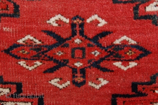 Antique Kizyl Ayak Ersari subtribe Chuval 148 x 83 cn (4ft 11" x 2ft 9") last quarter 19th century asymmetrical knotting open to the right turned upwards (top knot row symmetrical) warps:  ...