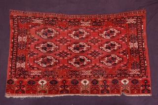 Antique Kizyl Ayak Ersari subtribe Chuval 148 x 83 cn (4ft 11" x 2ft 9") last quarter 19th century asymmetrical knotting open to the right turned upwards (top knot row symmetrical) warps:  ...