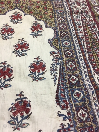 Persian Esfahani printed cotton qalamkar from late 19th century.
Size is 87x130cm. It’s in very good condition.                 