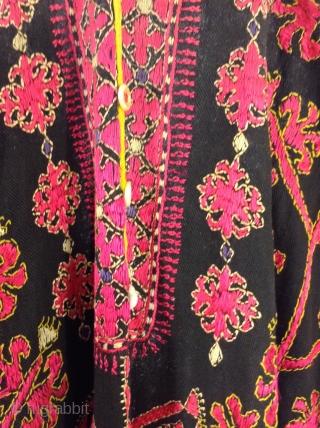 This is from the Swat Valley area of Pakistan.  Very good condition and very wearable.  It can be worn by small and large women since it is very full and  ...