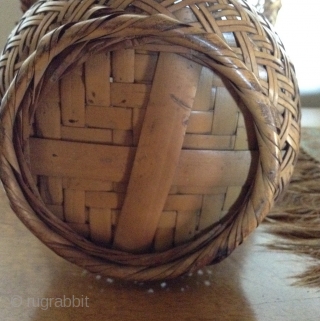 Japanese Bamboo Basket, early  20th century.  Used for Ikebana (flower arrangements).  Comes with bamboo insert.
Perfect condition. 18 inches high.
Shipping not included in the price.      