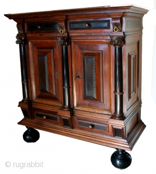 Fine Dutch baroque cabinet, 1650. 
Oak, ebony and rosewood. 
High 151 Cm.   5 feet 
Wide 147 Cm.  4.9 feet. 
The hood can be removed. 



suitable for air cargo.  