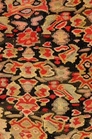 Fine Antique Senneh, Sanandaj, 19th century, 
120 x 190 cm. 4 ft, x 6 ft. 4 inch. 

One tiny tar in the top border, one side has fresh colors the other side  ...