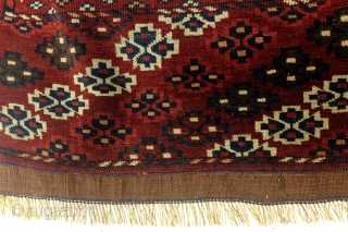 Antique Turkoman Ersari Yomout rug. 1880 - 1890.
250 x 170 cm. 8.3 ft. x 5.6 ft. 
In great condition. Only one thin spot, see last but one photo. 
Heading intact, great pile,  ...