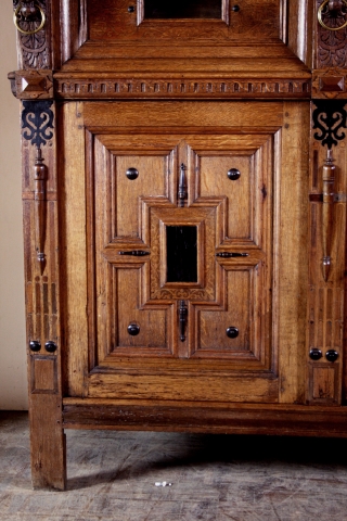 Fine Dutch 17th century Zeeuwse 'Kast', 4 doors cabinet from the south Dutch provence Zeeland ( Sealand) 
Beautiful and original blond oak wit ebony. 
Intarsia technique. see details. Two pars, In an  ...