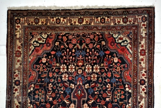 Farahan-Sarough, 'meaty'Jozan, 235 x 135 Cm 
Mid 20th century. 
In perfect condition. 
Original sides. 

                  