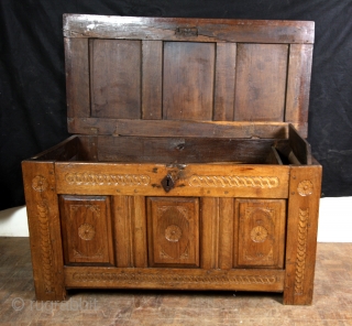 Chest, Dutch, early 18th century. Blond Oak with a great patina. 
Long 128 Cms. 4 ft 3 inch high 64 Cms 2 ft 2 inch. 
       