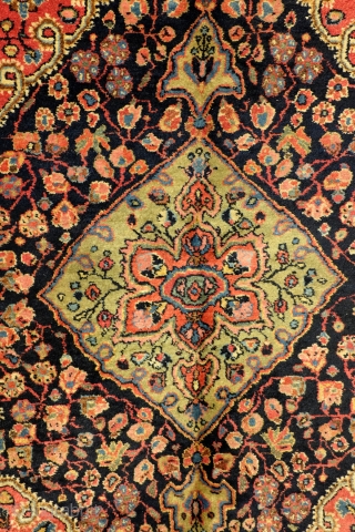 Farahan Sarough, early 20th century, 90 - 100 years old.
Full pile, very good condition. 
Natural vegetable colors. 
150 x 110 cm. 
75 kn/inch. Wool on cotton. 

on hold for now, not sure  ...