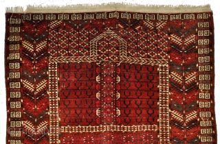 Turkmen Tekke Ensi. Late 19th century. 
134 x 160 Cms. 
                      