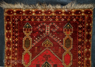 Beshir prayer rug.  
Rare multiple mihrabs. 

110 x 62 Cm.                      