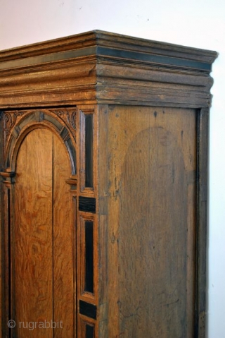 around 1650. When New York still was Nieuw Amsterdam... 
Dutch mid 17th century 'Poort kast', oak and ebony inlay. 
Nice low size, high 155 Cms, wide 140 Cm. deep 60 Cm. 

The  ...