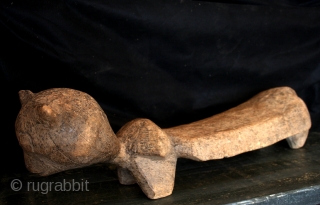 Rare Lobi seat, 100 cm's long - 3 feet 4 inch. 
Early 20th century. 
In good condition. 
               