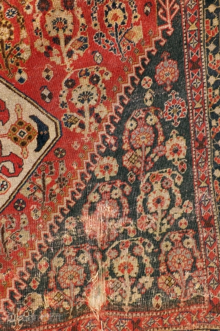 Highly collectable Qashqai, 1860 - 1880. 
200 x 120 cm. 
Beautifully worn, in places worn through, refined knotted, all natural colors te red from Cochenille. 64 knots per Cm.    