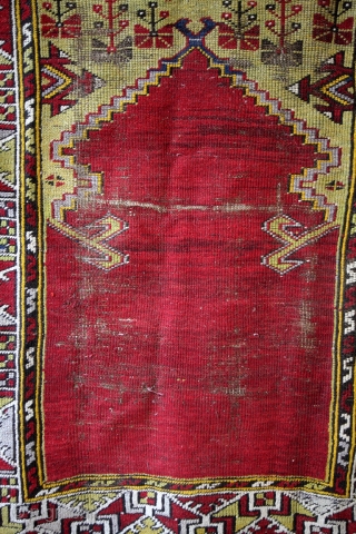 Prayer rug, Karapinar, late 19th century. 
150 x 93 Cm's. 5 ft x 3ft 1". 
Wool on wool. 
              