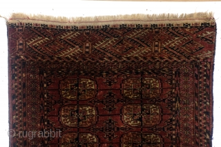 Tekke, late 19th century, 80 x 113 Cm. 
Tekke guls, secondary Tschemtsche ornament.                    