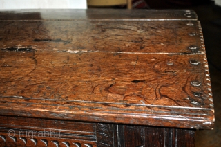 'Bahut', French for this kind of chest, 17th century. 
Oak with a beautifull patine 100% original. 
size 136 Cm. wide, 83 Cm. high and 63 Cm. deep. 

Comes in a box, USA  ...