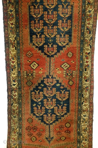 Kurdish carpet, Kelardasht, Hamadan area, 300 x 120 Cm. 
Nice abrash, firm knotted meaty rug, good condition. 
Small symbols of Simorgh, the mythical fire bird- see details. 

Age I quess 1930 -  ...