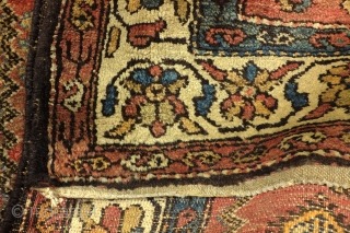 Kurdish carpet, Kelardasht, Hamadan area, 300 x 120 Cm. 
Nice abrash, firm knotted meaty rug, good condition. 
Small symbols of Simorgh, the mythical fire bird- see details. 

Age I quess 1930 -  ...