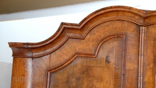 Beautiful burr walnut on oak corner cabinet, Dutch 18th century, four doors. In 2 parts. 
high 225 cm. wide 130 cm. needs a wall of 80 cm. 
Transport possible to most European  ...