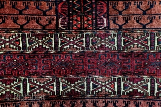 Tekke Engsi Turkmen hatchlou, 156 x 129  Cm. 
Wool mixed with silk. Feels very soft. 
1870 -1890. 4500 kn/dm². 
            