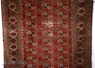 Ersari Tekke, late 19th century. 
See the white ground in de borders. 
Wear and a tear. 
122 x 190 Cms. 
            